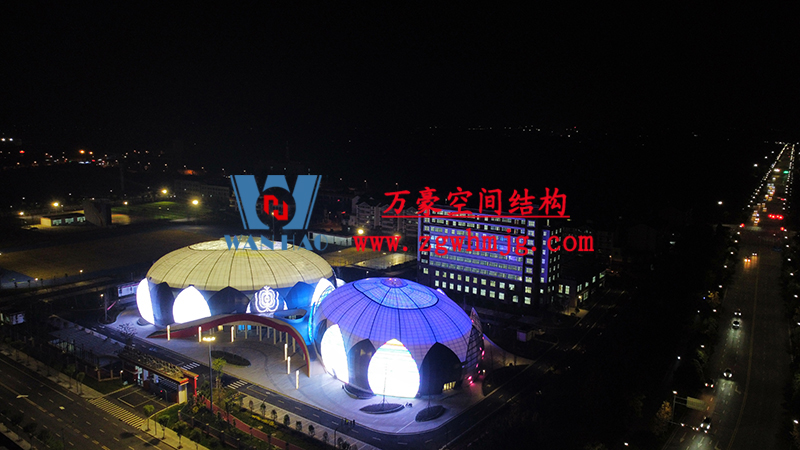 四川彭山訓(xùn)練基地（一期）膜結(jié)構(gòu)項目夜景欣賞