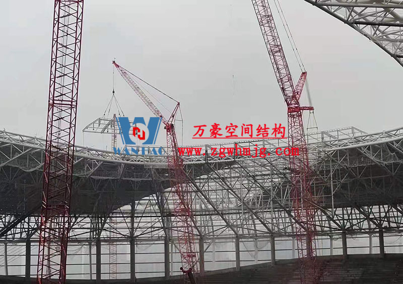 重慶龍興足球場ETFE屋面膜結(jié)構(gòu)工程內(nèi)環(huán)鋼結(jié)構(gòu)全部完成 重慶龍興足球場ETFE屋面膜結(jié)構(gòu)工程內(nèi)環(huán)鋼結(jié)構(gòu)全部完成