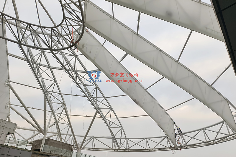 明宇廣場(chǎng)6號(hào)地塊商業(yè)（萬達(dá)廣場(chǎng)）改造項(xiàng)目鋼膜結(jié)構(gòu)ETFE蓋頂天幕工程