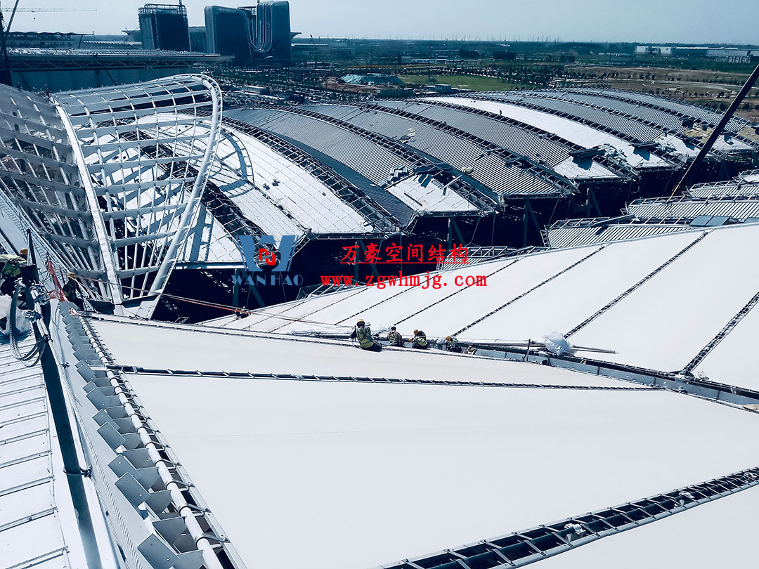 鄭州中原高鐵港數(shù)字展貿(mào)城ETFE PTFE膜結構項目