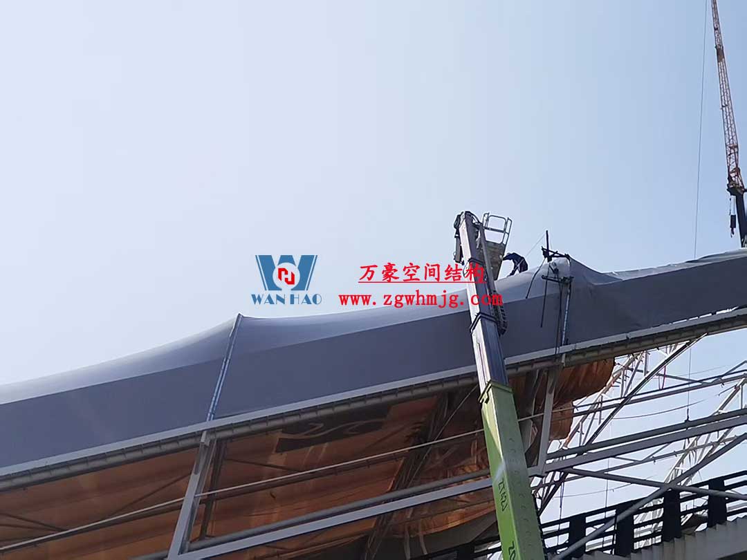 比亞迪紹興嵊州賽車(chē)場(chǎng)干拔沙坡觀景平臺(tái)PTFE膜結(jié)構(gòu)