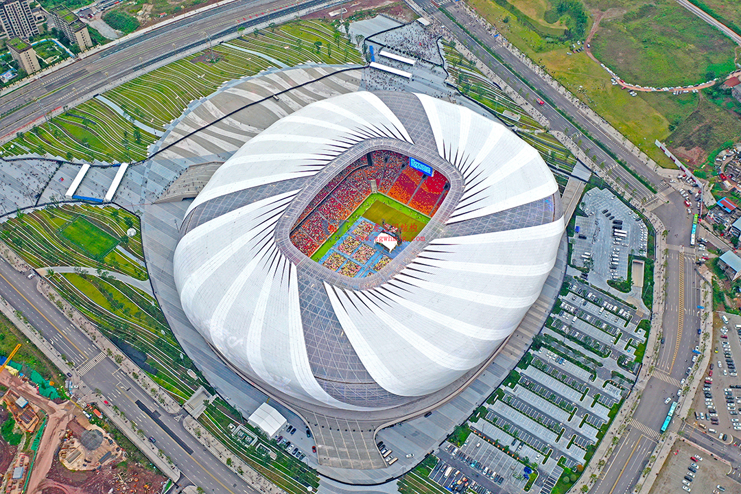 2026 中超球場巡禮?重慶篇｜身披 ETFE「科技薄紗」，龍興足球場點亮山城足球新未來！