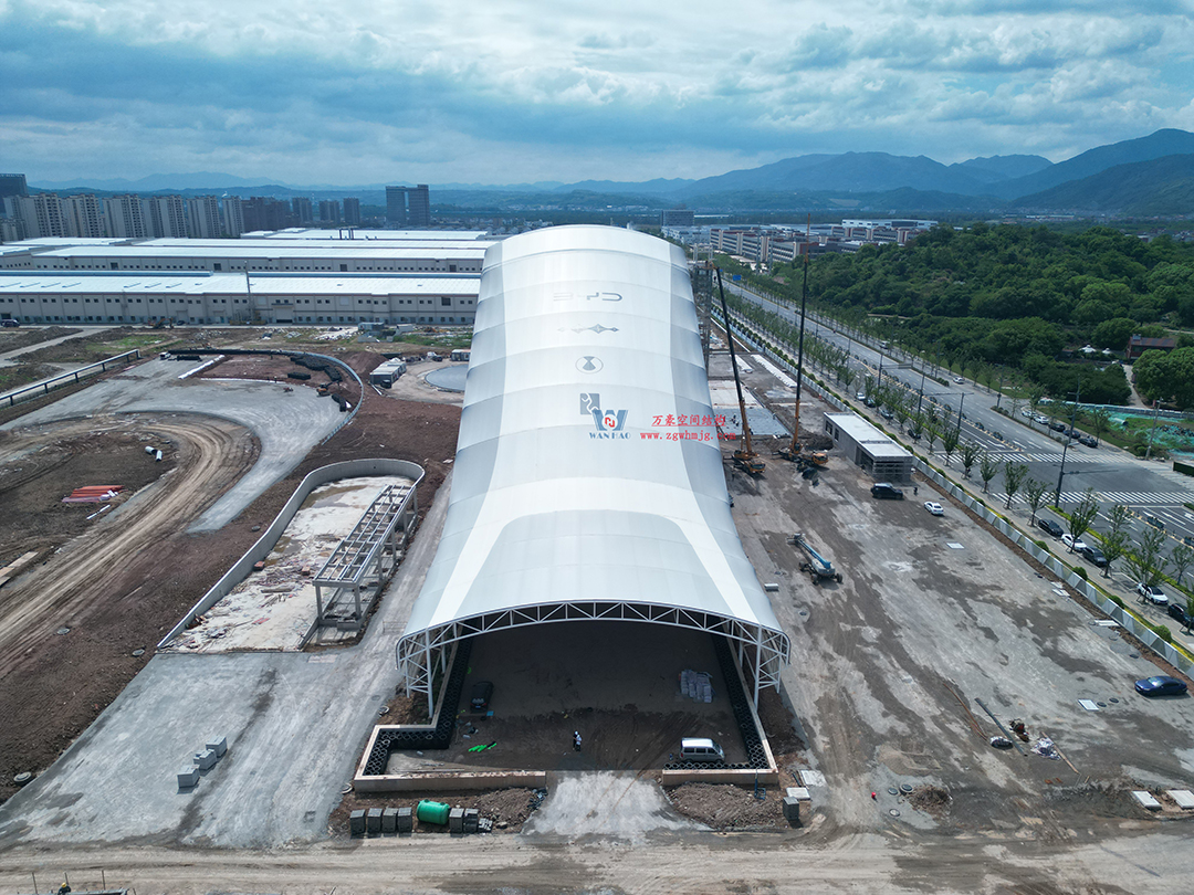 圓滿竣工｜速覽！這個賽車場沙坡膜結構觀景棚順利完工