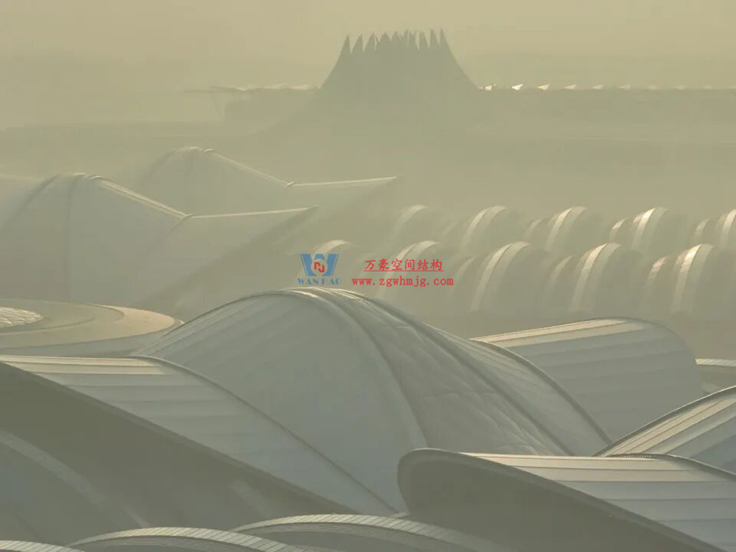 中原會(huì)展二期竣工！浙江萬豪集團(tuán)助力打造城市巨型天幕