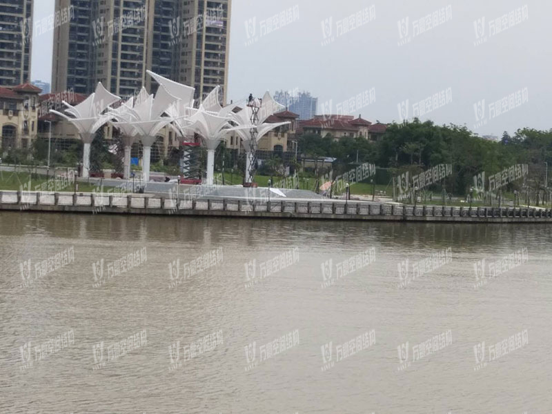 東莞市東江西岸PTFE網(wǎng)格覆膜結(jié)構(gòu)項目 東莞市東江西岸PTFE網(wǎng)格覆膜結(jié)構(gòu)項目